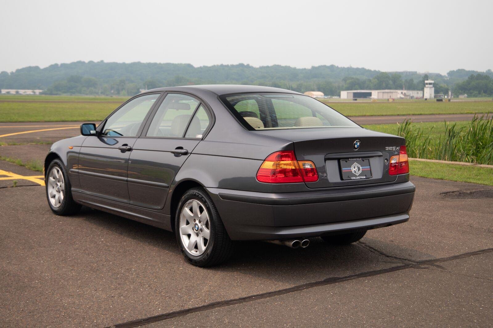 Used 2002 GREY BMW 325xi image 15