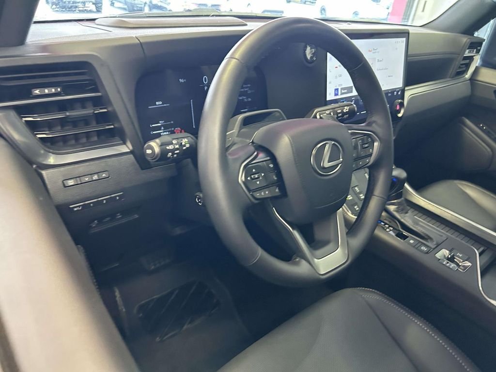 Used 2025 Green Lexus 550 Premium+ image 14