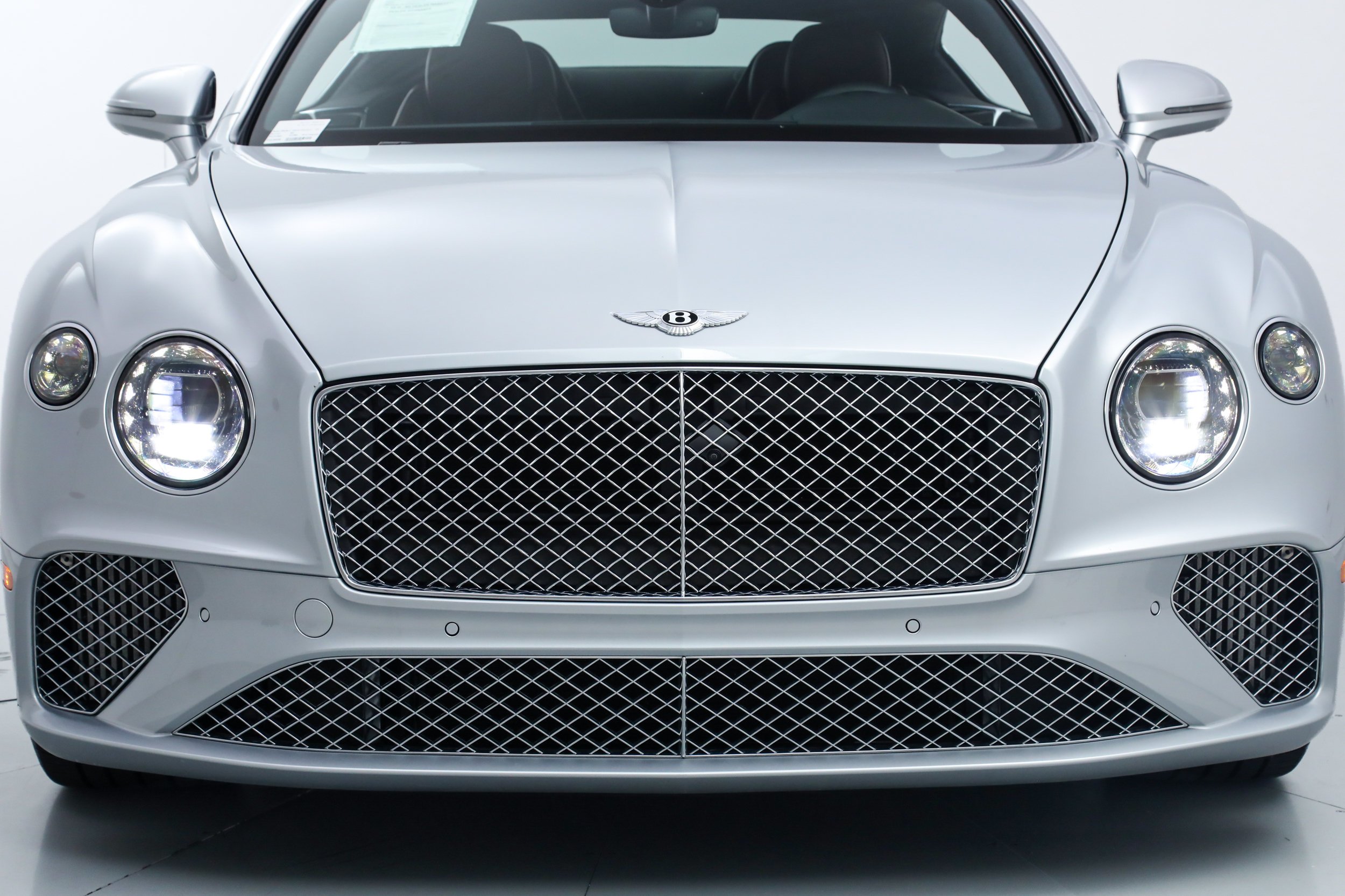 Used 2022 Silver Bentley  image 9