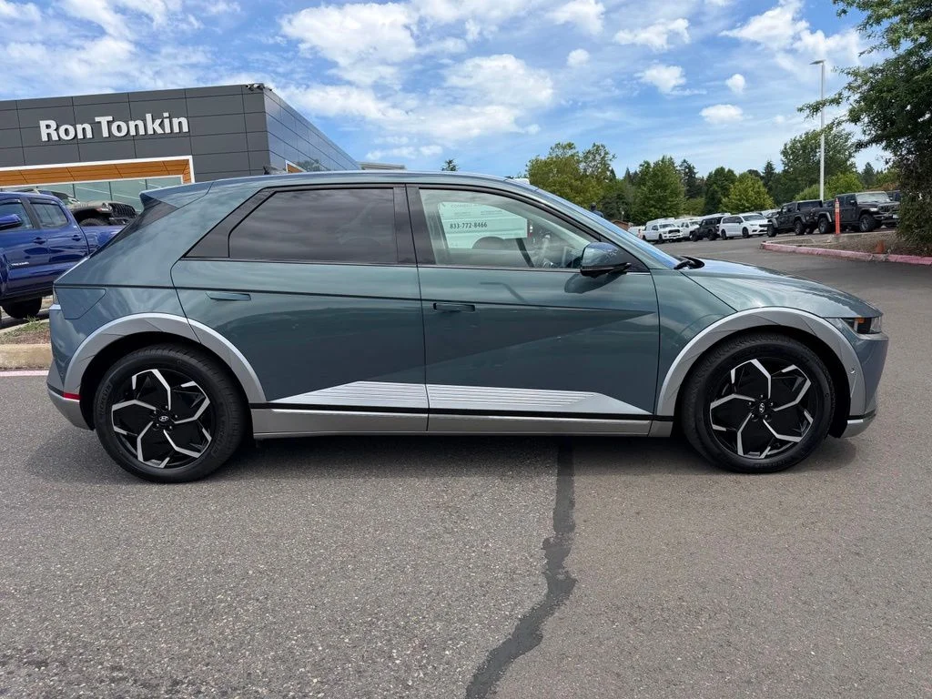 Used 2024 Digital Teal Hyundai Limited image 8