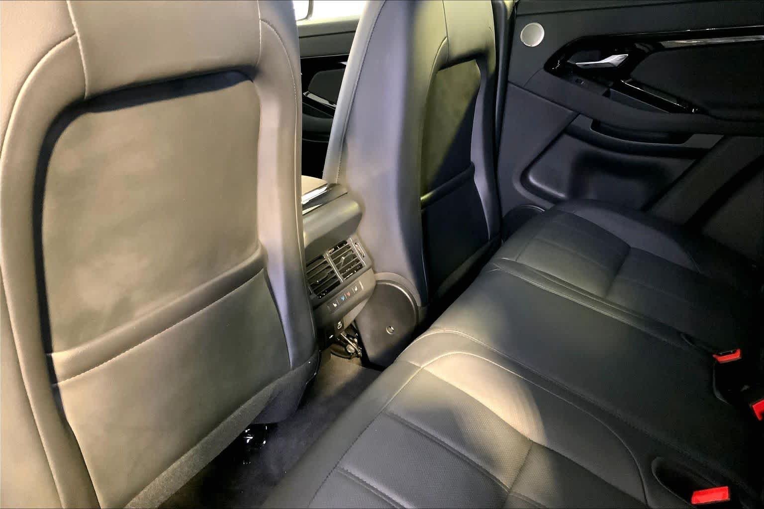 Used 2026 Ostuni Pearl White Premium Metallic Land Rover Dynamic SE image 35