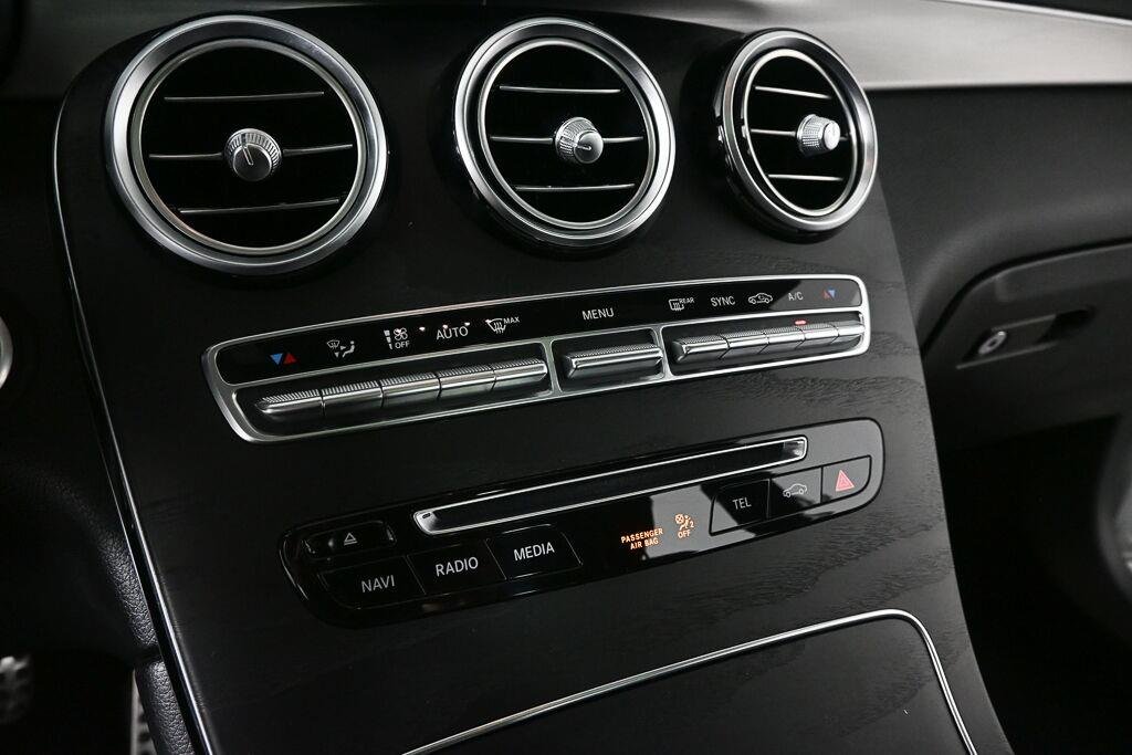 Used 2018 SELENITE GRAY METALLIC MERCEDES-BENZ TRUCK  image 14