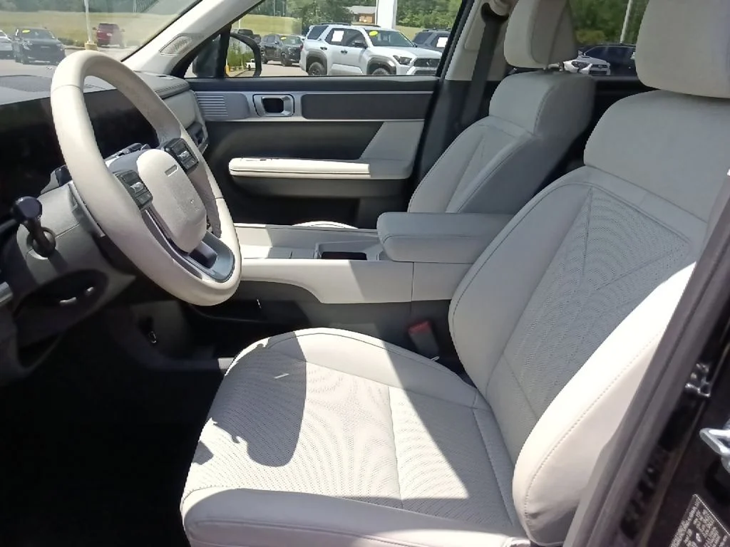 Used 2026 Black Hyundai SEL image 15