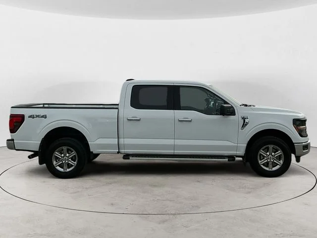 Used 2024 Oxford White Ford XLT image 4