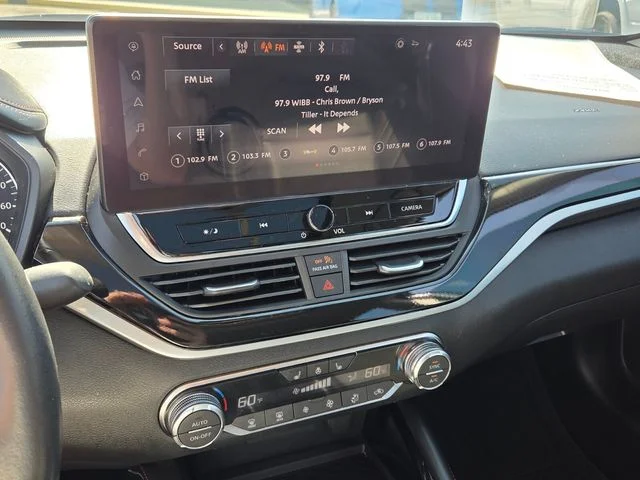 Used 2024 Gray Nissan 2.0 SR image 22