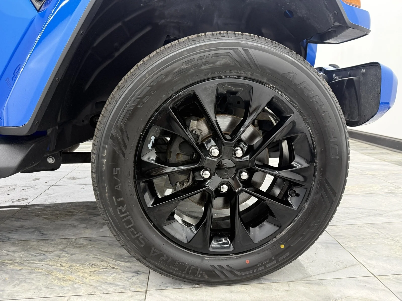 Used 2022 Hydro Blue Pearlcoat Jeep High Altitude 4x4 image 9