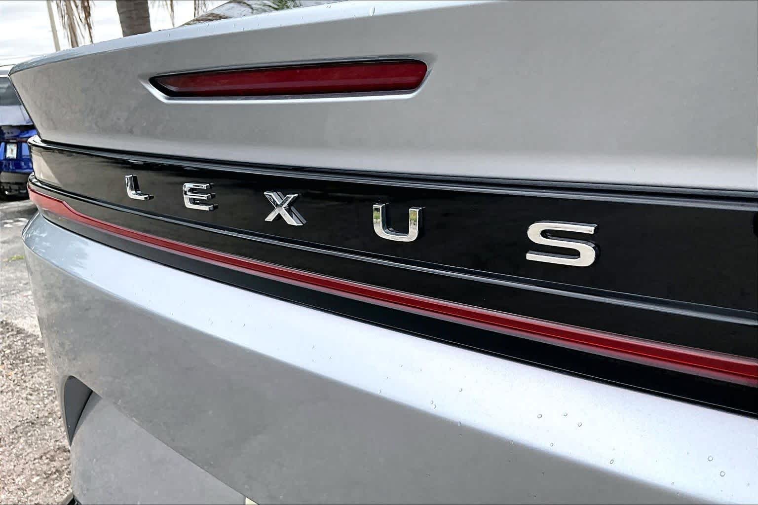 Used 2026 Iridium Lexus Premium image 30