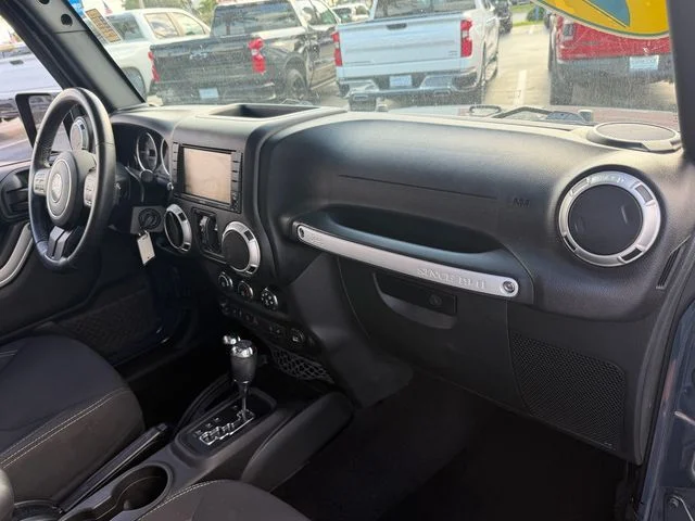 Used 2016 Gray Jeep Unlimited Sahara image 16
