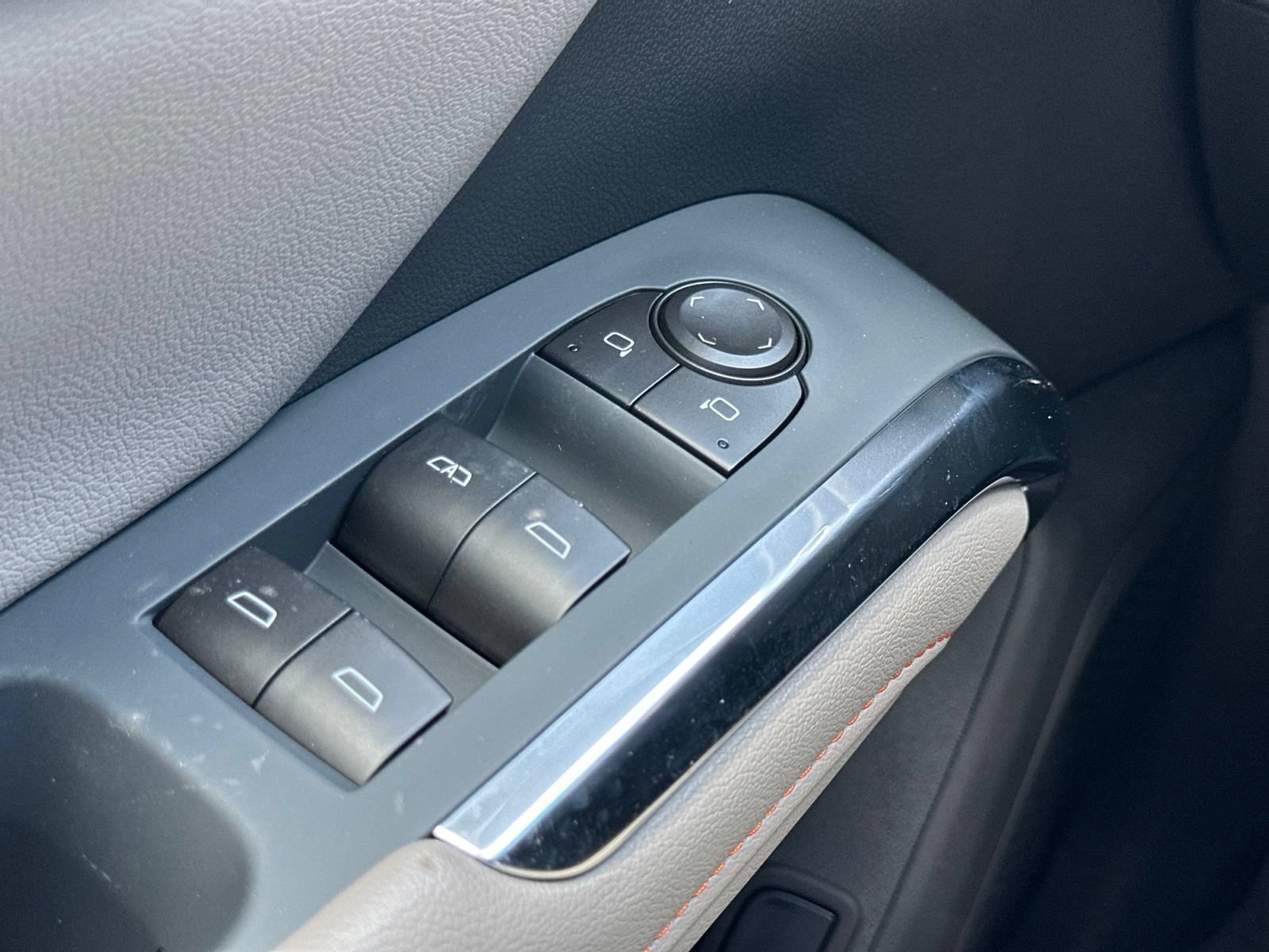2027 Chevrolet Traverse LT - Photo 35