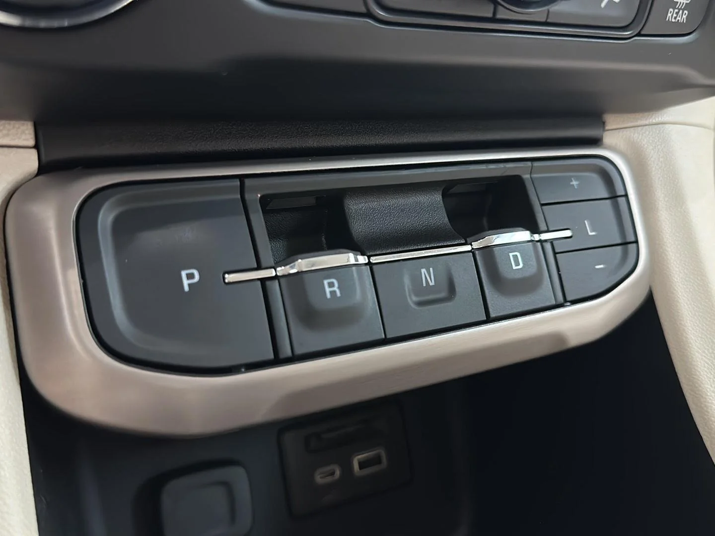 Used 2023 White Frost Tricoat GMC Denali image 15