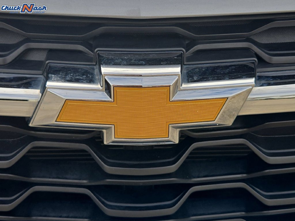 Used 2025 Sterling Gray Metallic Chevrolet LT image 9