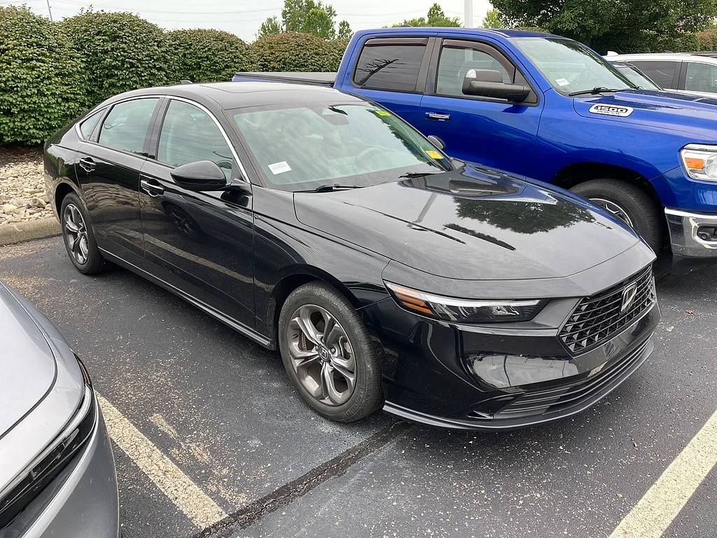 Certified Used 2023 BLACK Honda EX image 1
