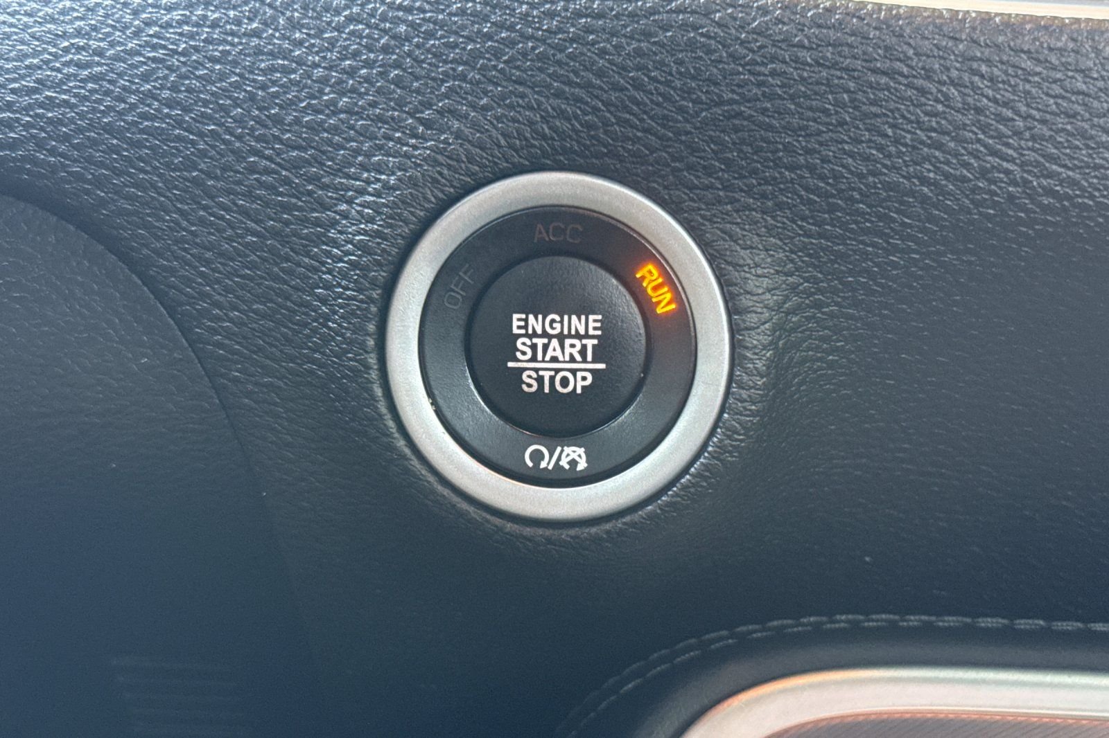 Used 2020 Gray Dodge SXT image 21