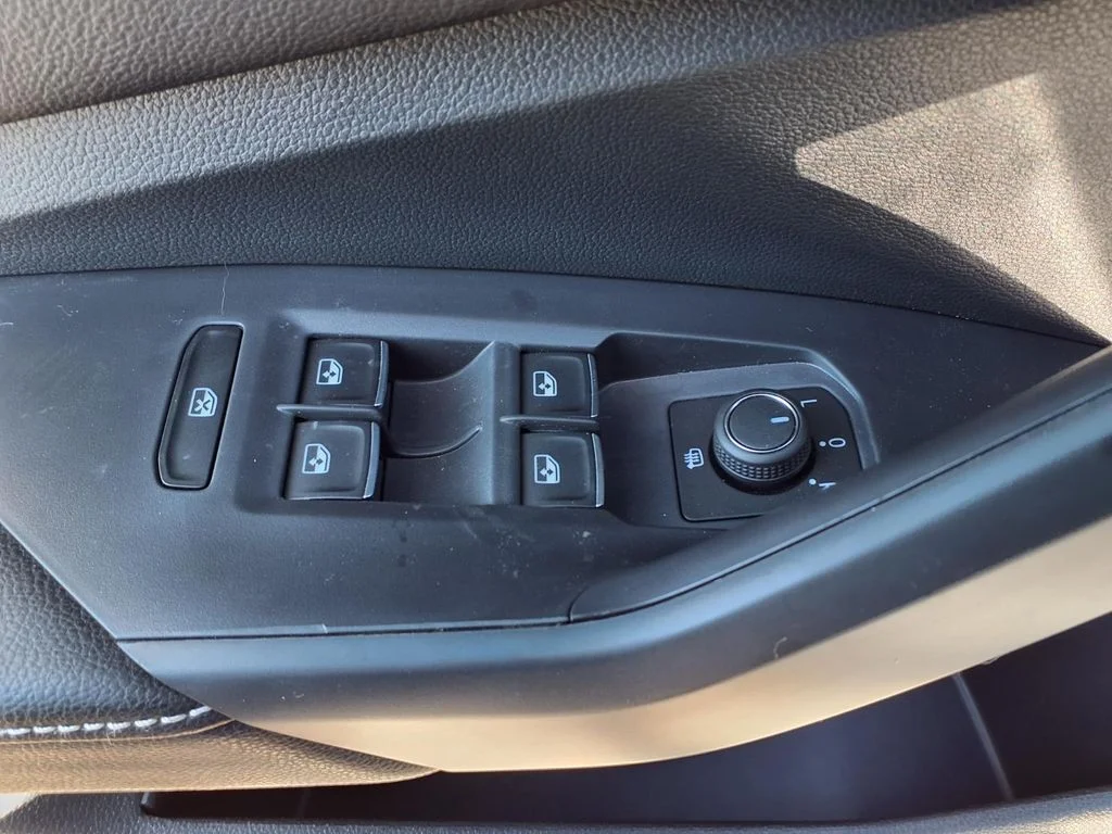 New 2026 Platinum Gray Metallic Volkswagen 1.5T Sport image 9