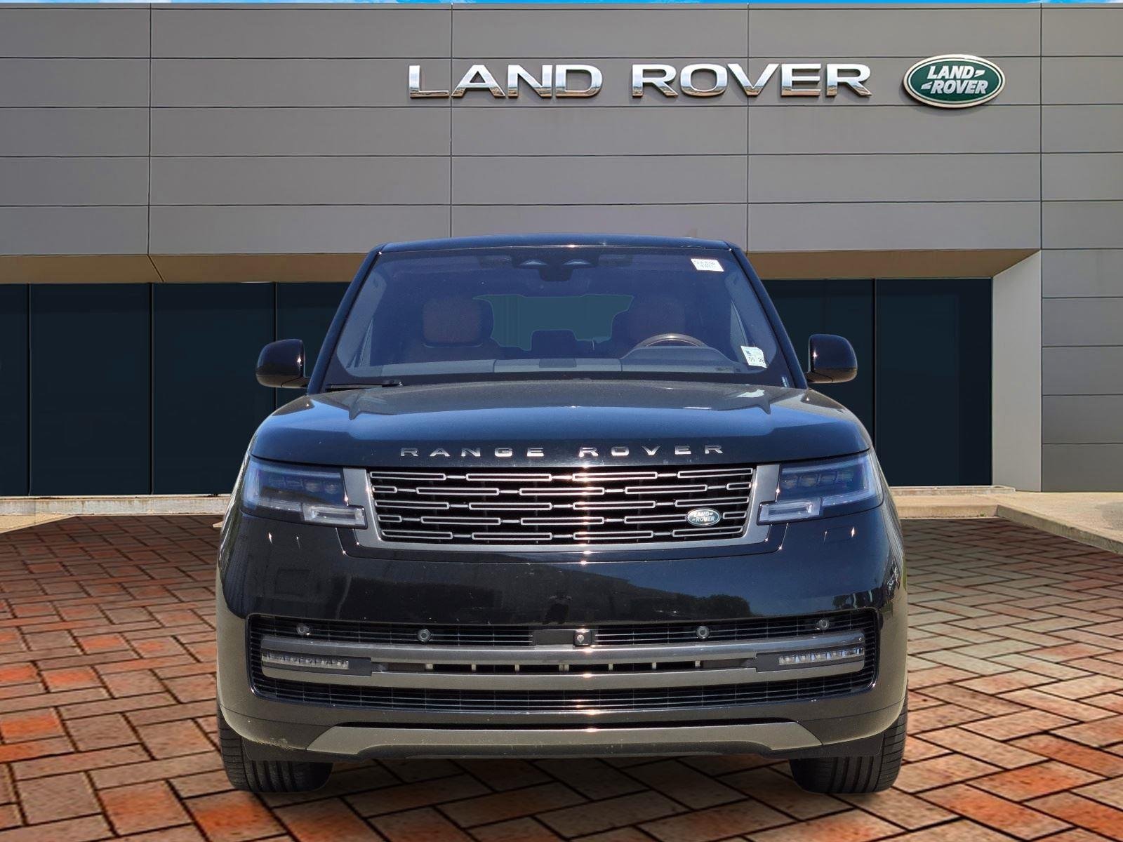 Used 2023 Santorini Black Metallic Land Rover SE image 2