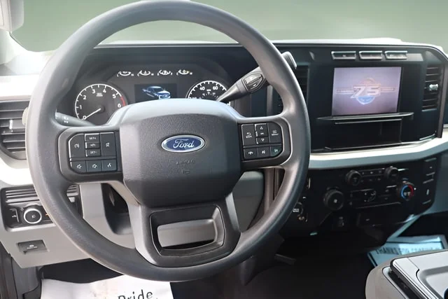 Used 2023 Oxford White Ford XL image 13
