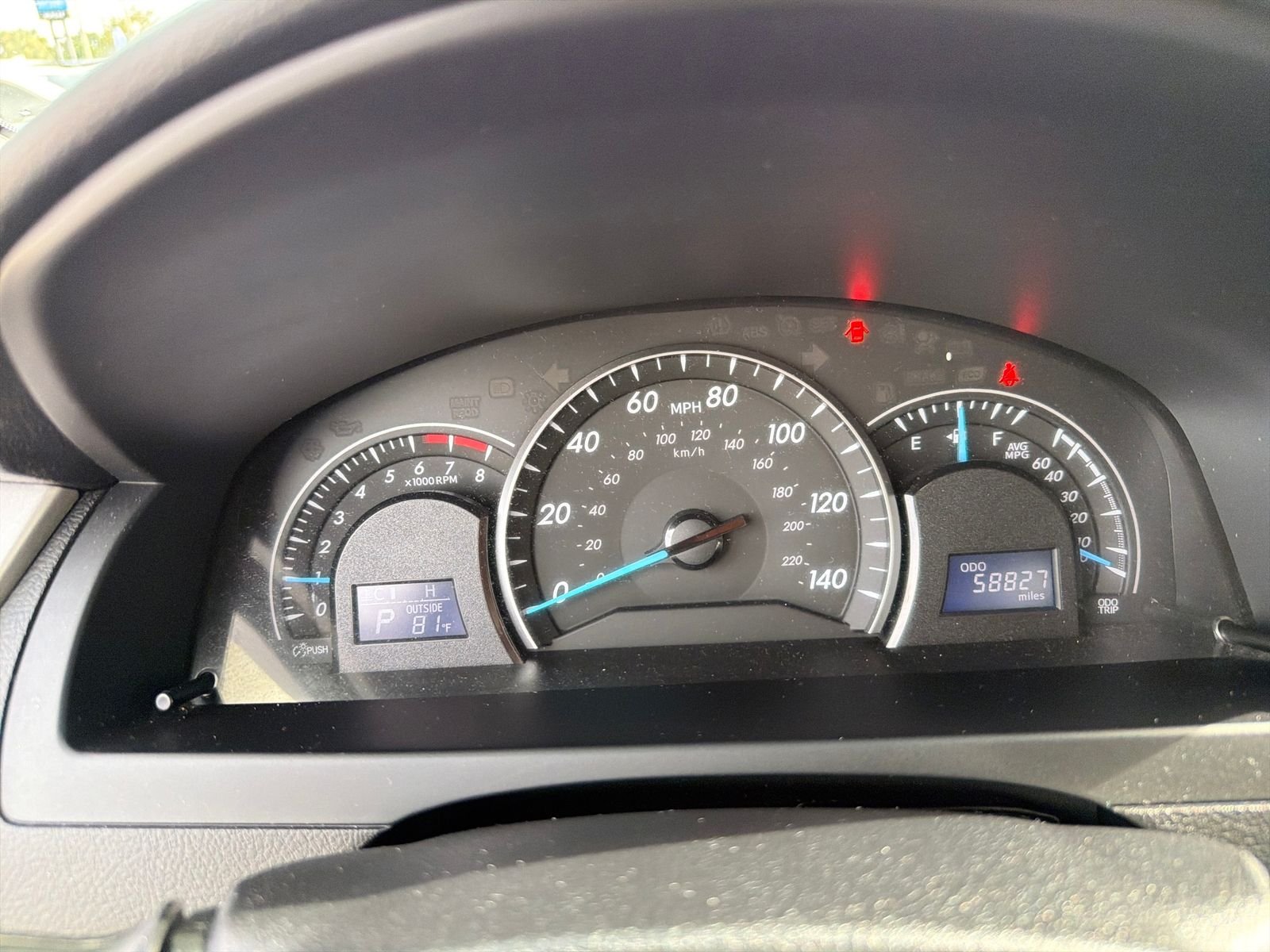 Used 2014 Silver Toyota LE image 14
