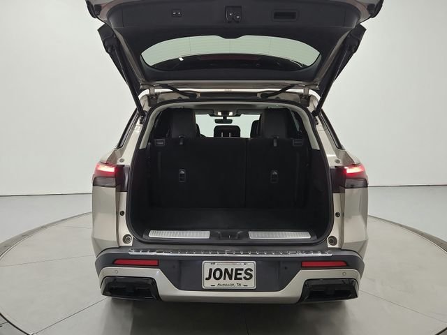 Used 2023 Silver INFINITI LUXE image 22