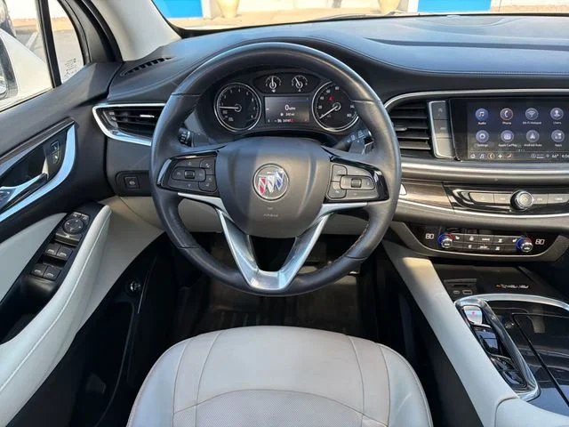 Used 2023 Summit White Buick Essence image 33