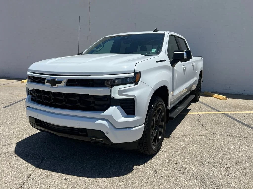 New 2026 Summit White Chevrolet RST image 1