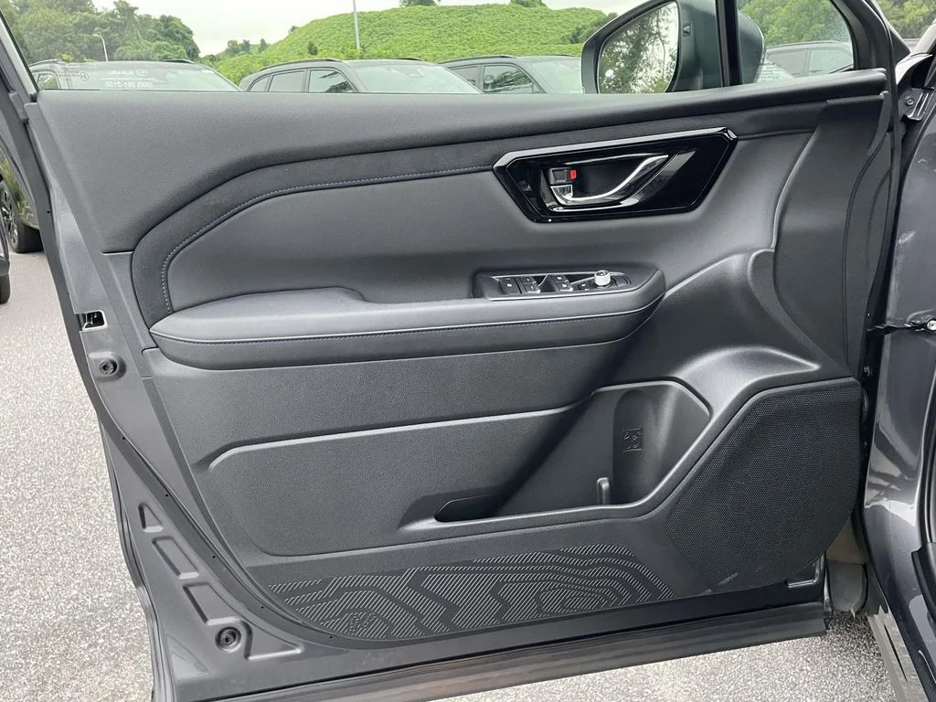 Used 2025 Magnetite Gray Metallic Subaru Limited image 5
