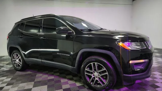 Used 2018 Black Jeep Latitude image 9