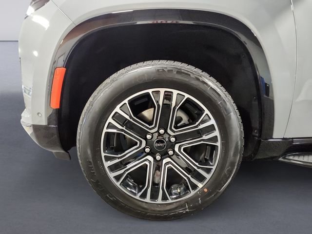New 2026 Silver-Zynith Exterior Paint Jeep  image 14