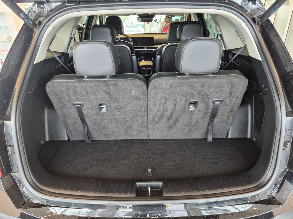 Used 2025 Black Kia EX image 30