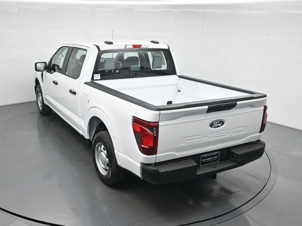 New 2026 Oxford White Ford XL image 38