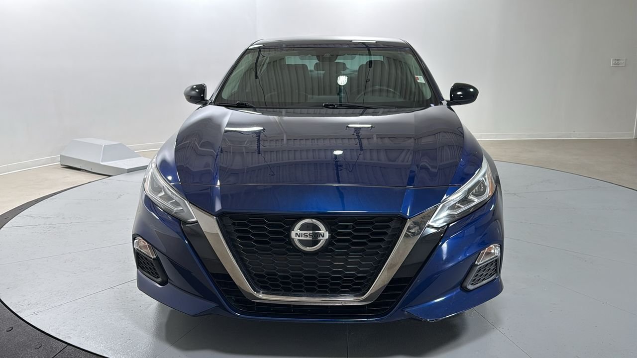 Used 2020 Blue Nissan 2.5 SR image 2
