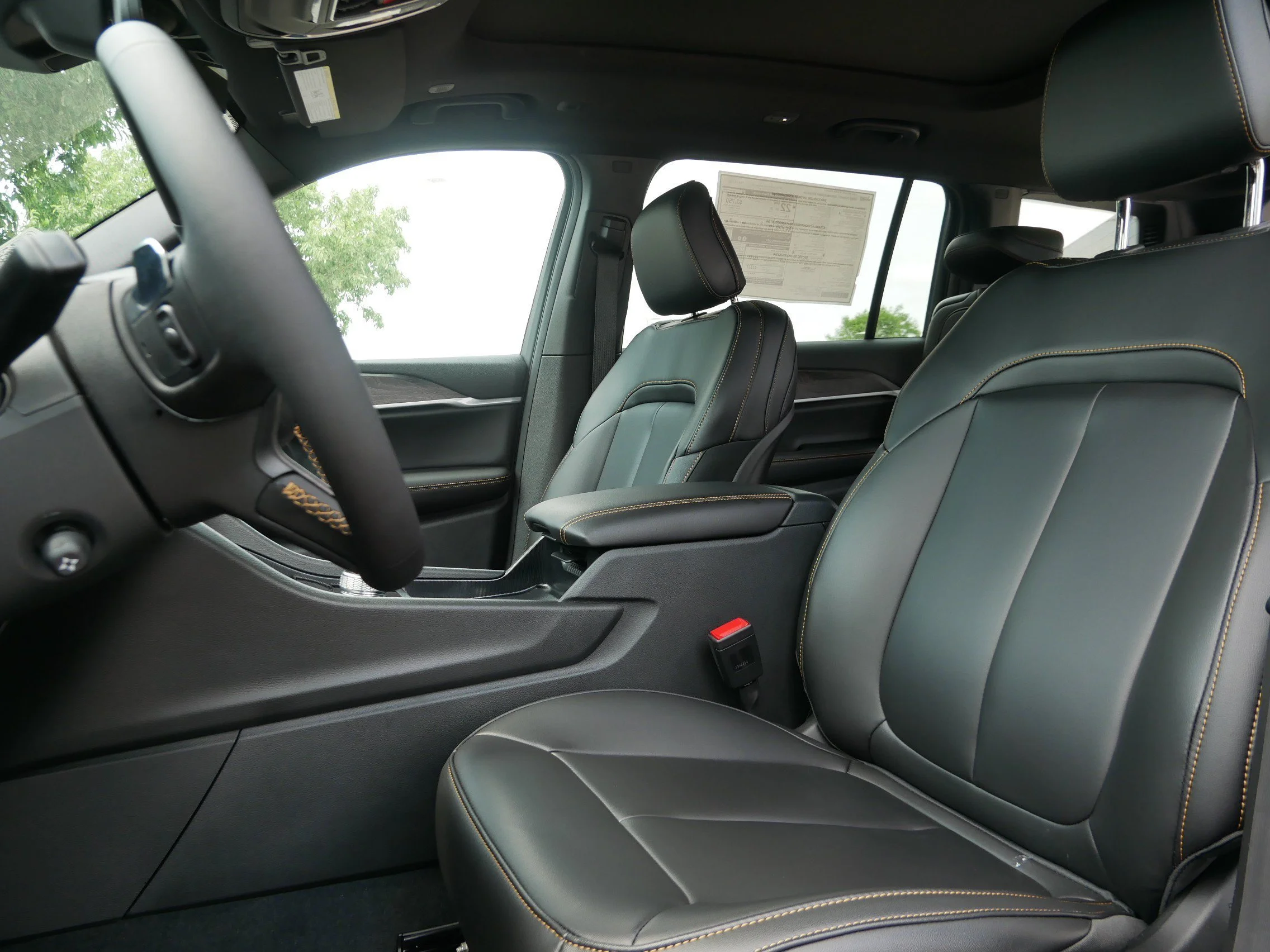New 2026 Diamond Black Crystal Pearl-Coat Exterior Paint Jeep 85th Anniversary Edition image 9