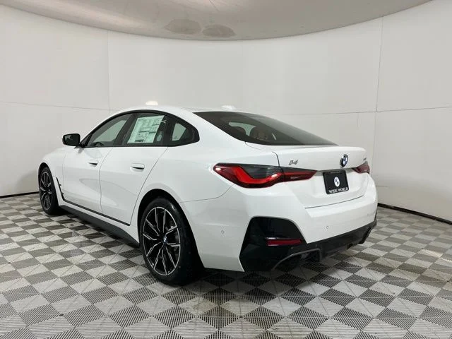 New 2026 White BMW xDrive40 image 5