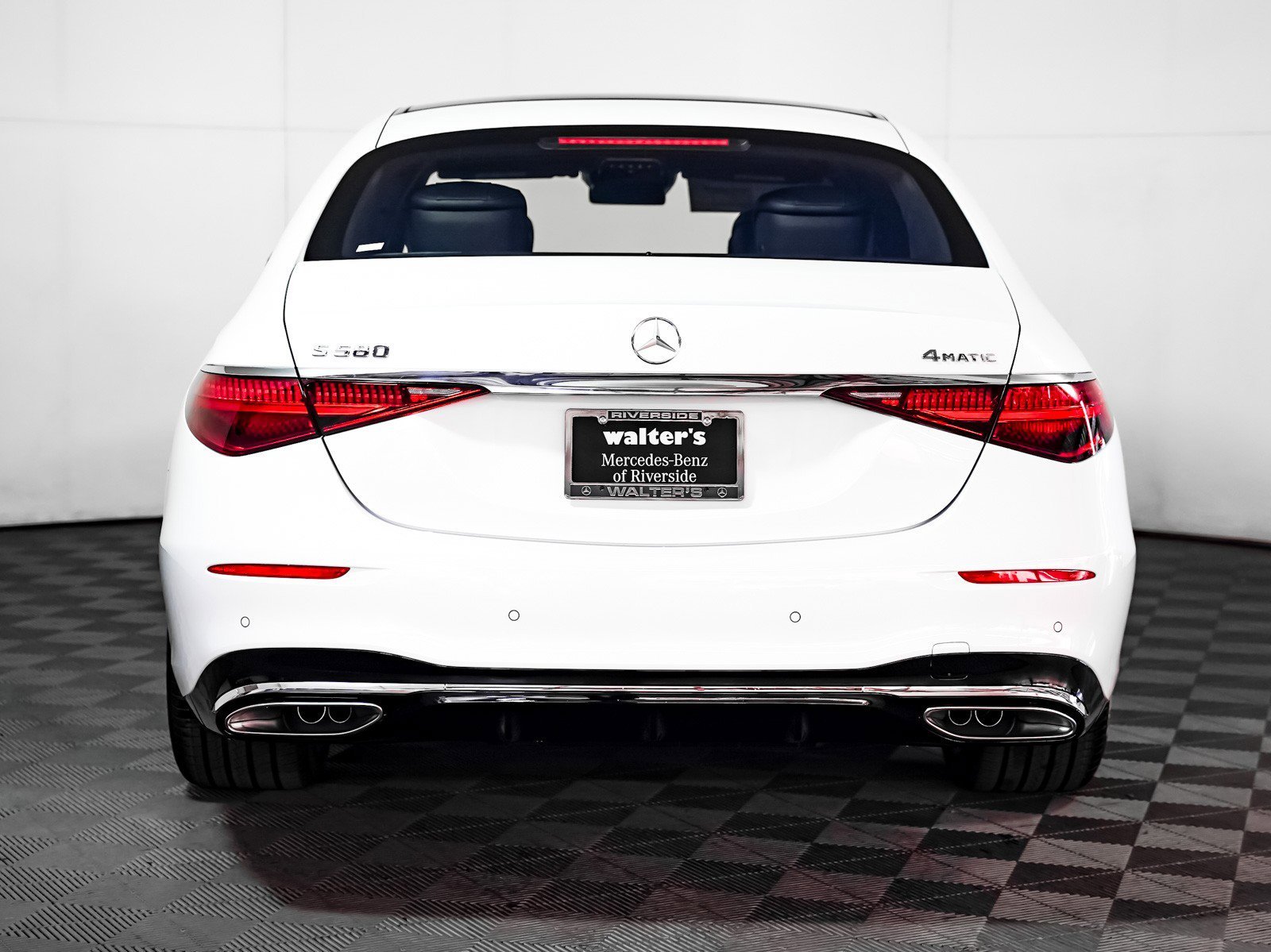 New 2026 MANUFAKTUR Moonlight White Metallic Mercedes-Benz S 580 image 13
