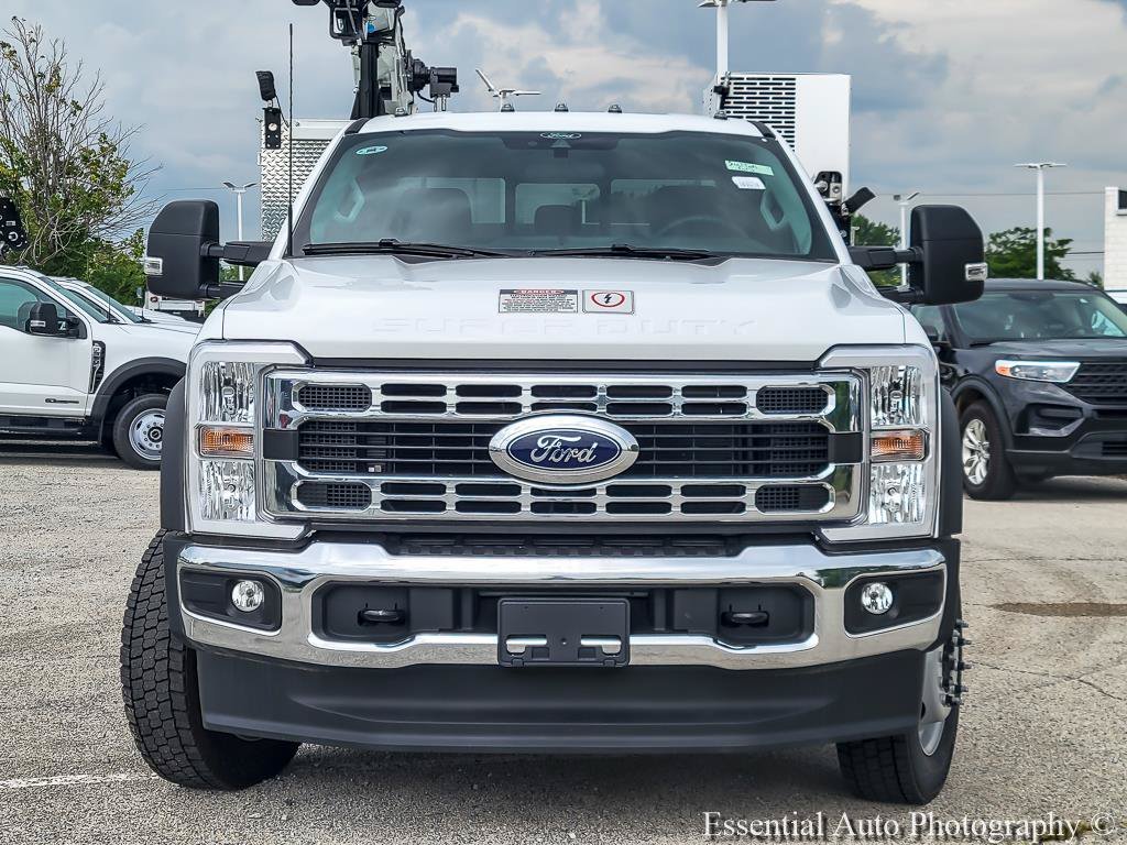 New 2025 Oxford White Ford F-550® XL image 5