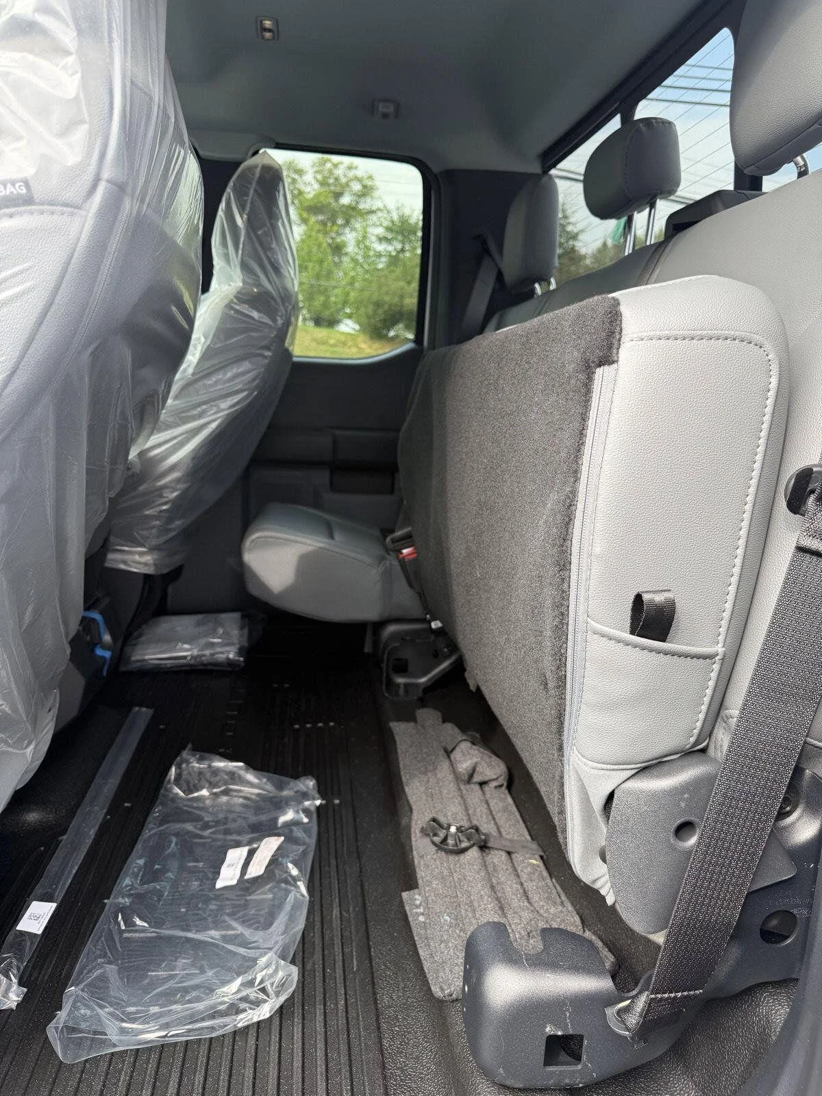 New 2026 Oxford White Ford XL image 13