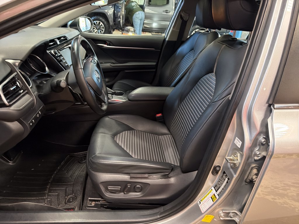 Used 2019 Silver Toyota SE image 13