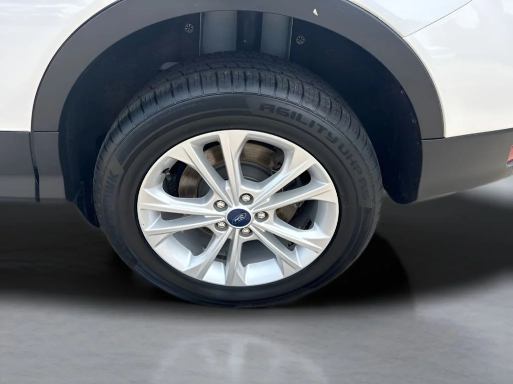Used 2019 White Ford SEL image 35