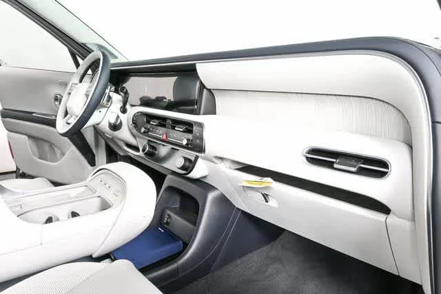 New 2026 Classy Blue Pearl Hyundai Calligraphy FWD image 32
