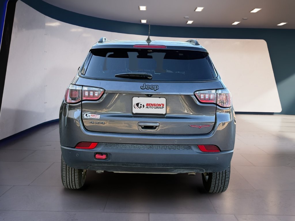 Used 2024  Jeep Trailhawk image 4