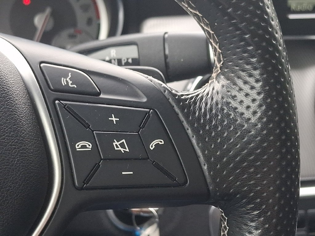 Used 2015  Mercedes-Benz GLA 250 image 23