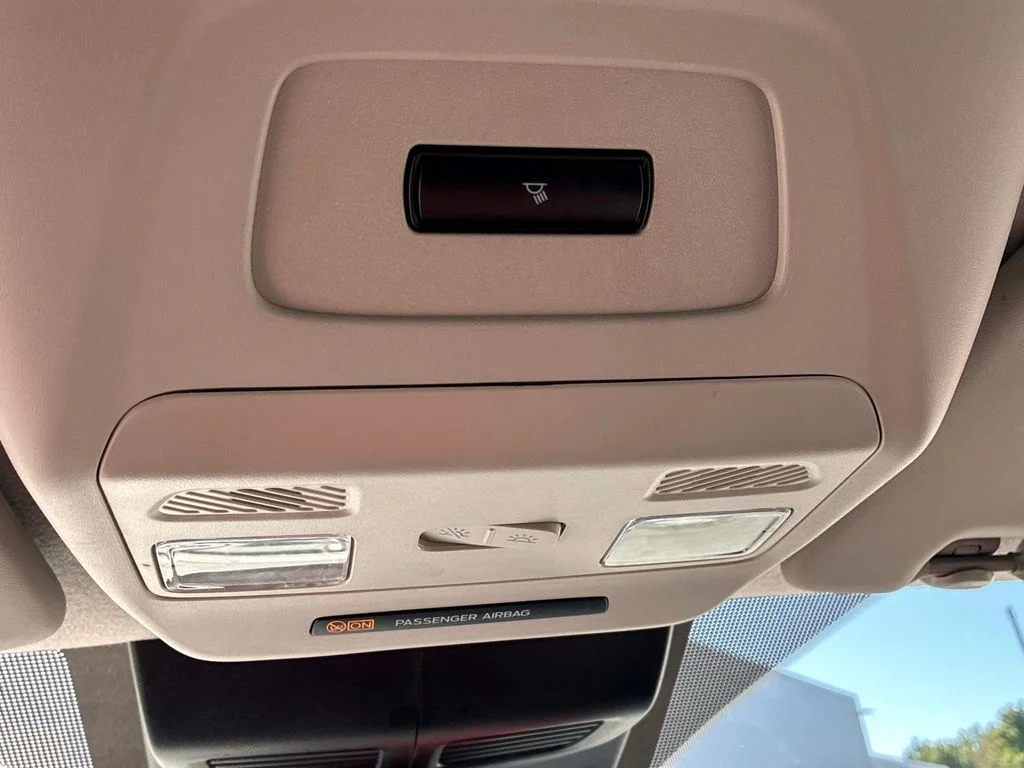 Used 2025 White Ford  image 34