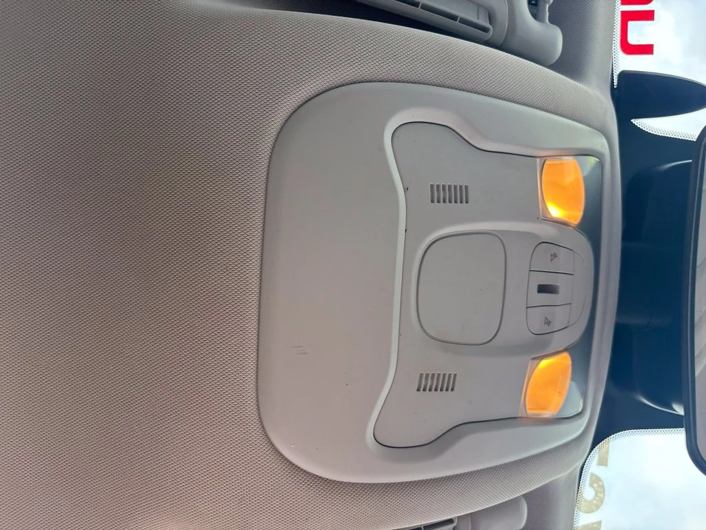 Used 2019 White Jeep Trailhawk image 22