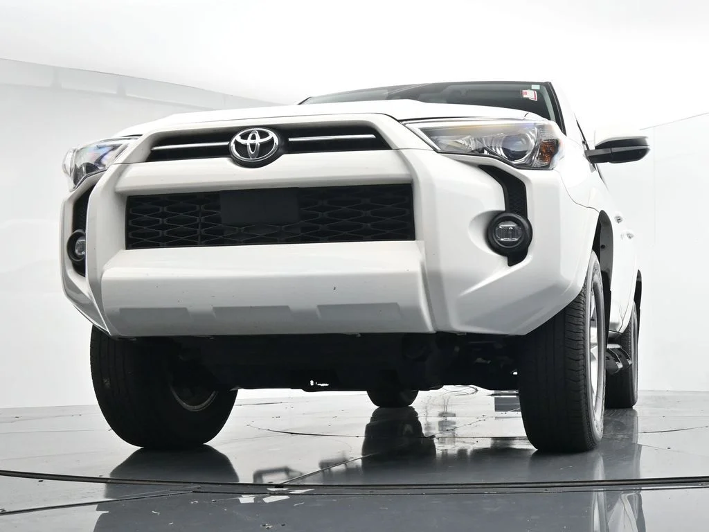 Used 2023 White Toyota SR5 image 19