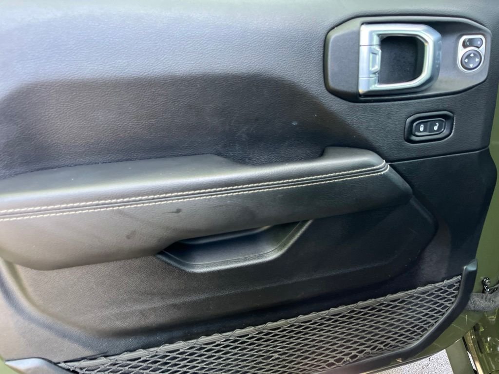 Used 2021 Green Clearcoat Jeep Overland image 29