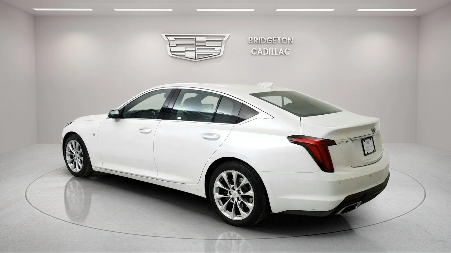 Used 2022 White Cadillac Premium Luxury image 4