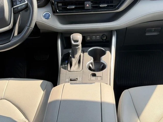 Used 2022 Gray Toyota XLE image 13