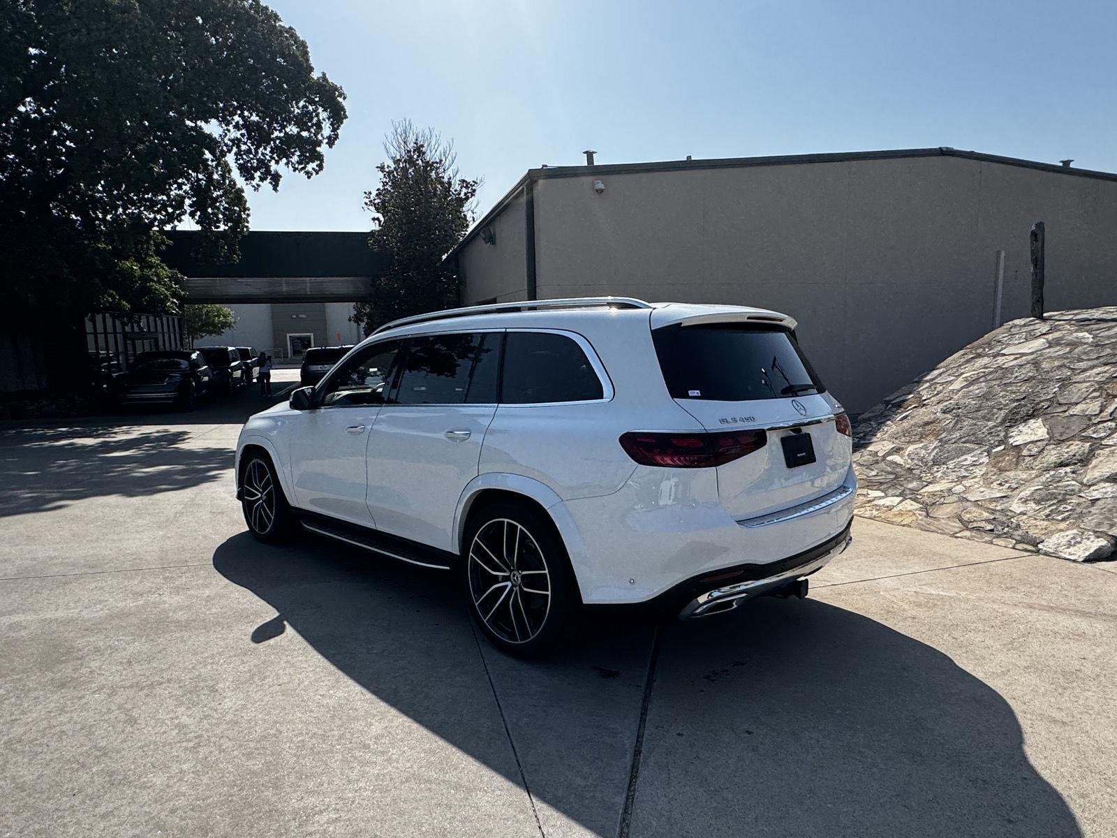Used 2025 Moonlight White Metallic Mercedes-Benz GLS 450 4MATIC® image 5