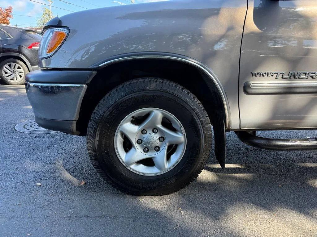 Used 2000 Gray Toyota SR5 image 5