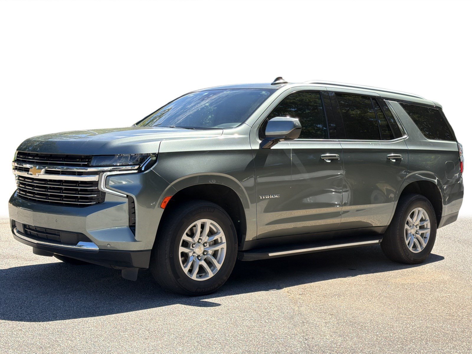Used 2023 Silver Sage Metallic Chevrolet LT image 21
