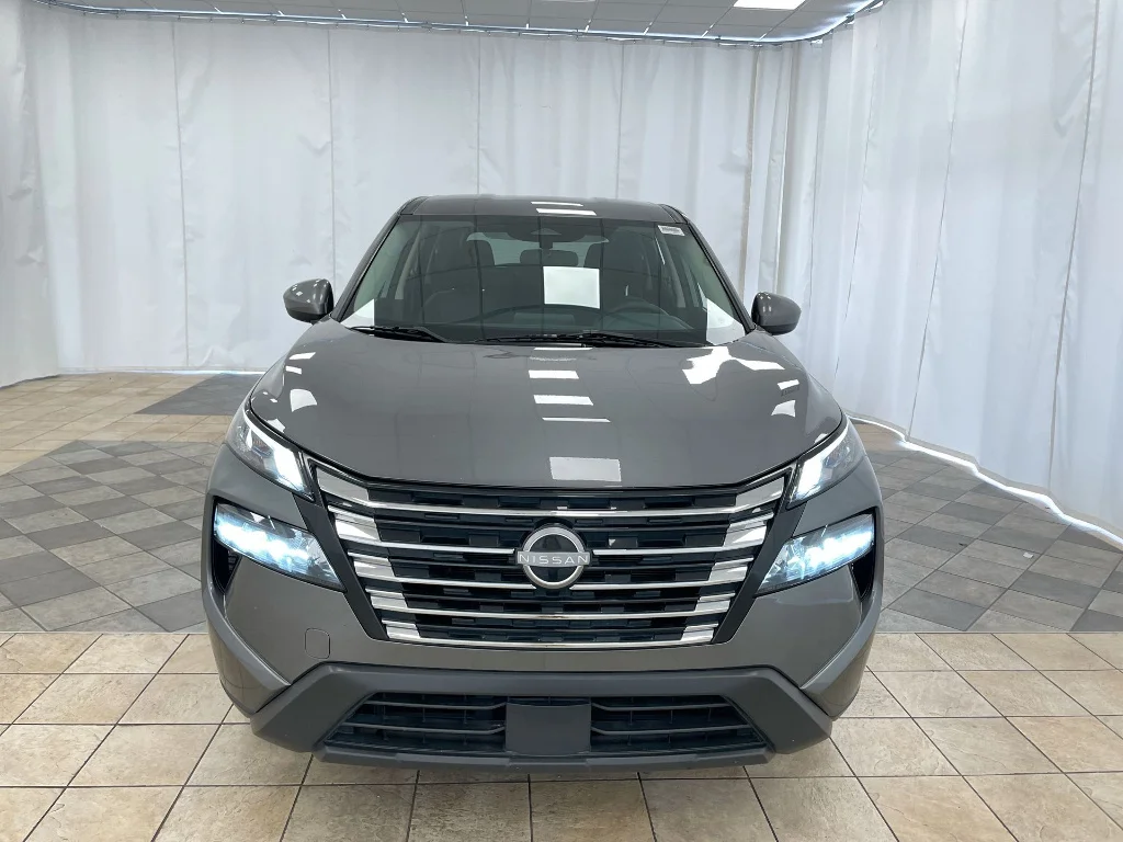 Used 2024 Gun Metallic Nissan SV image 29